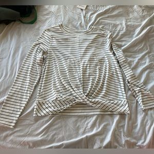 Old Navy Active cropped long sleeve